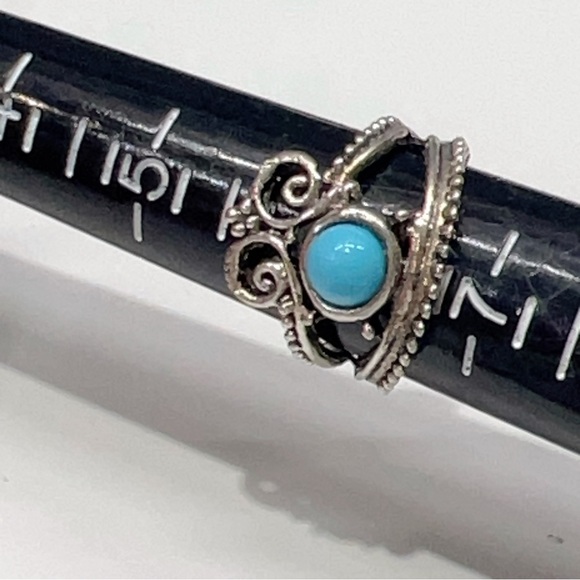 Western Vintage Like Faux Turquoise Stone color Silver plated Ring - Picture 3 of 3